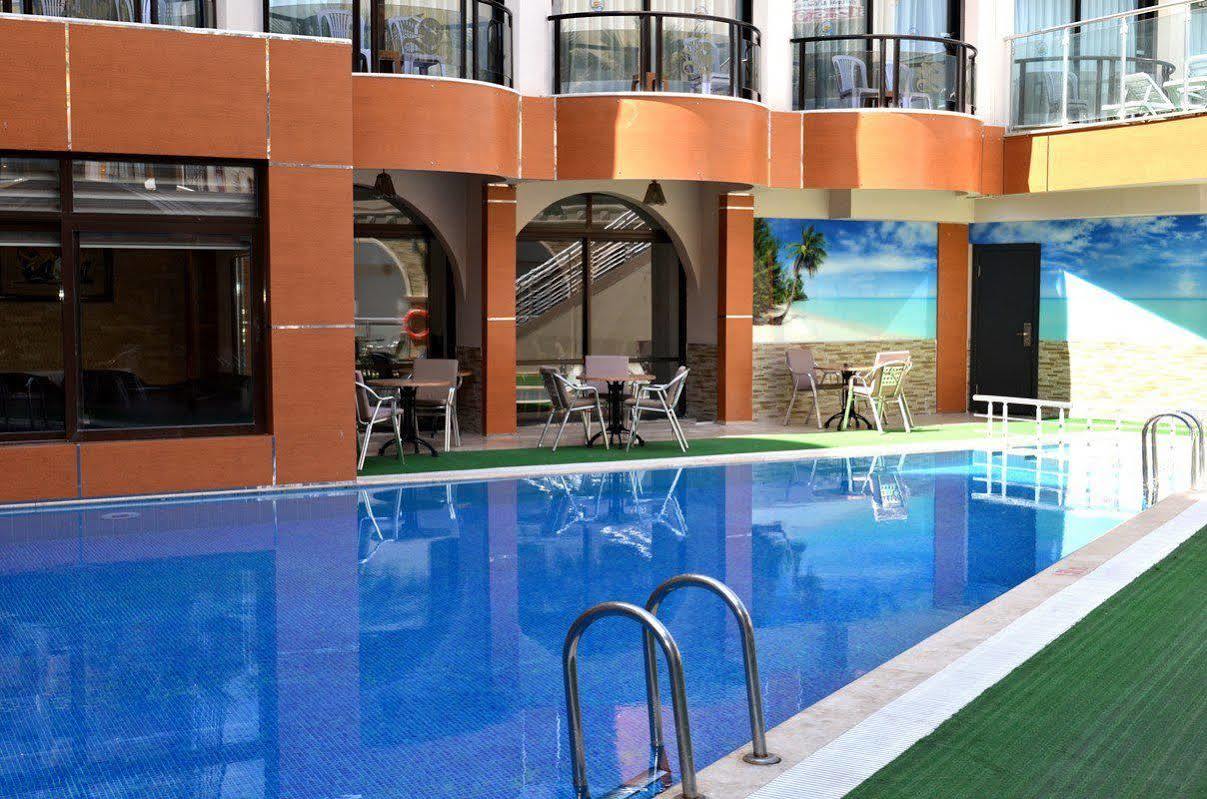 Hotel Ozcelik Kusadası Zewnętrze zdjęcie